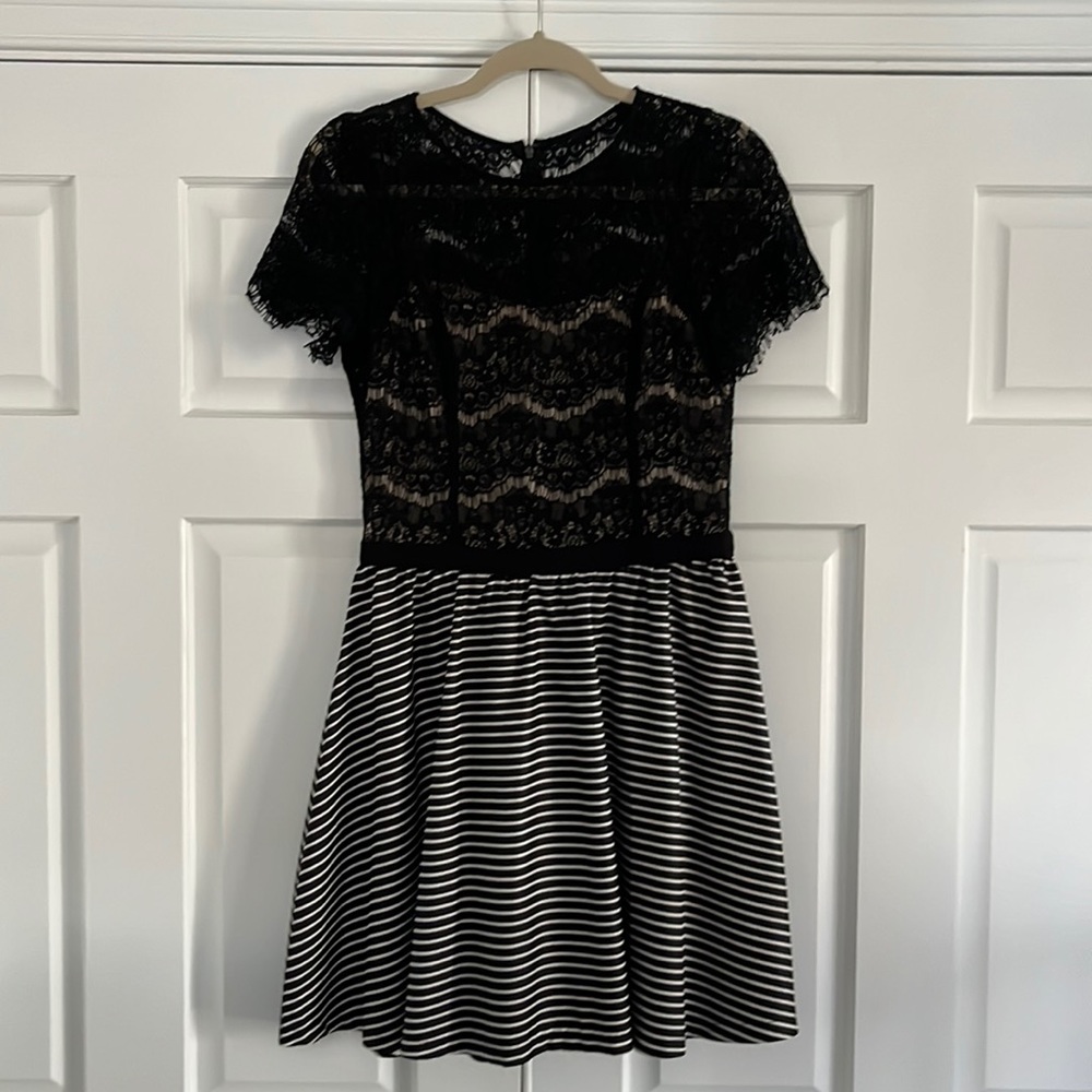 Black and White lace detailed dress, Size M, barely worn.